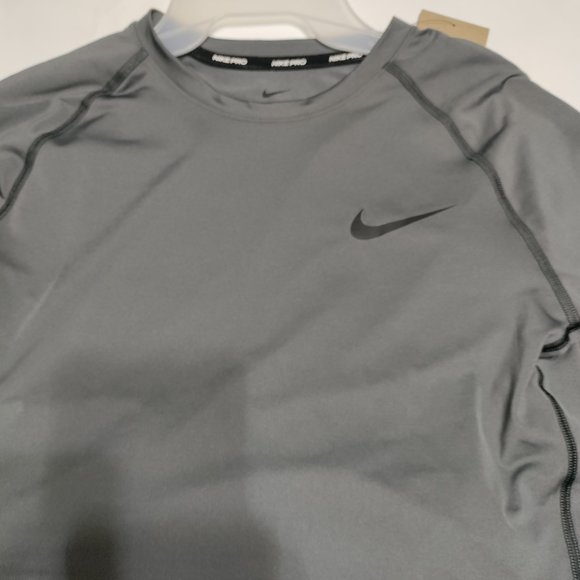 Brand New Nike Long Sleeve Active Top !!! - Picture 3 of 5